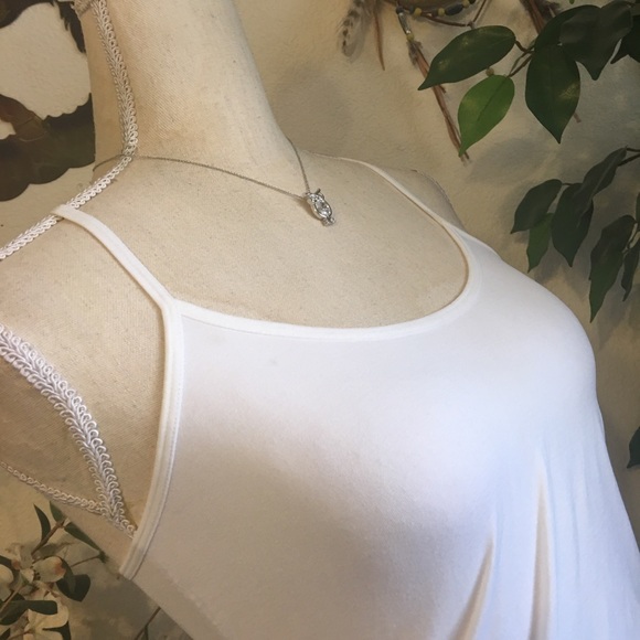 Faceted stone owl pendant on silver plated chain - Picture 2 of 8